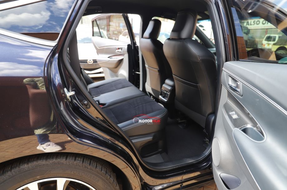Toyota Harrier GS