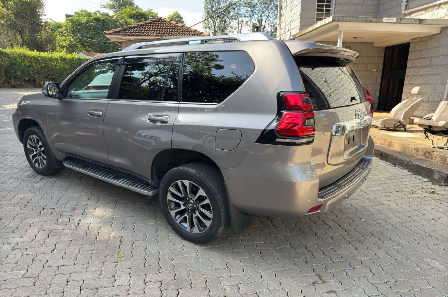 Toyota Land Cruiser Prado TX-L