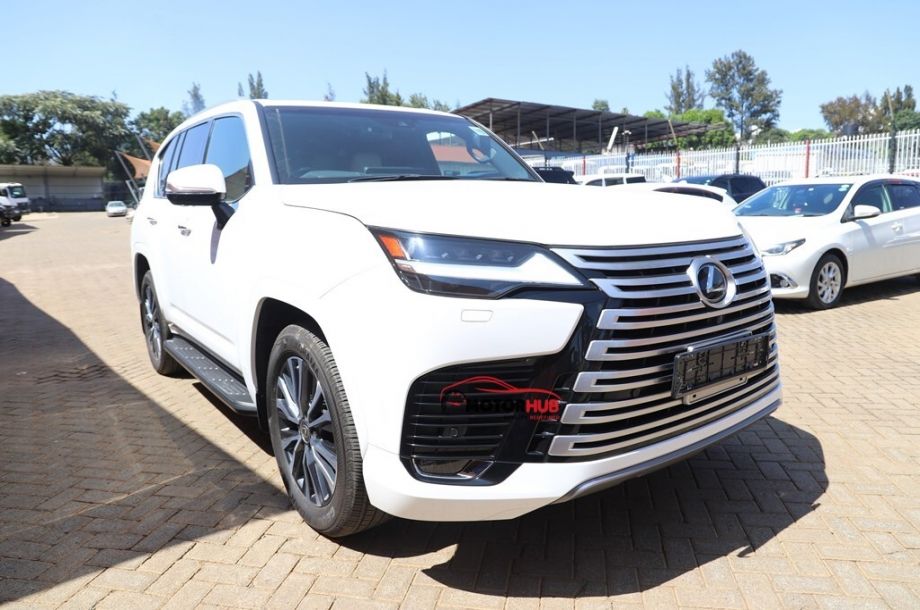 Lexus LX600