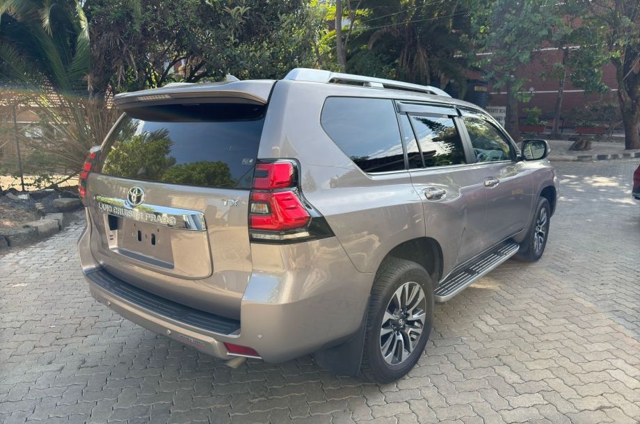 Toyota Land Cruiser Prado TX-L